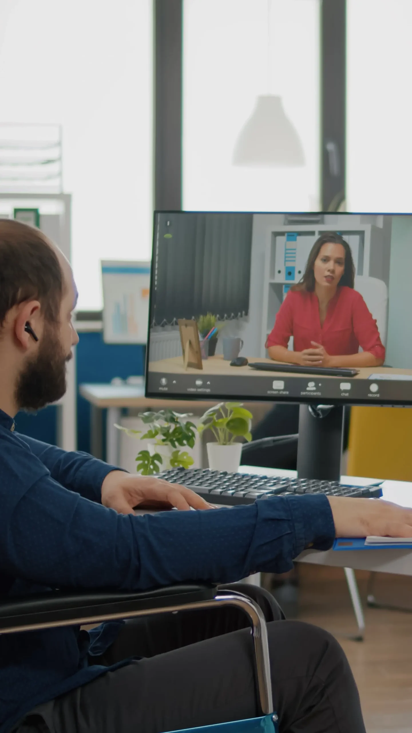 asesor financiero online ofreciendo asesoría financiera en línea